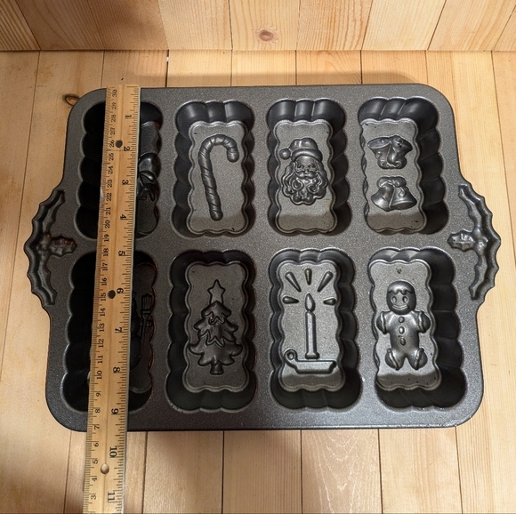 Nordic Ware Holiday-Themed Gray Baking Mold - Picture 2 of 7